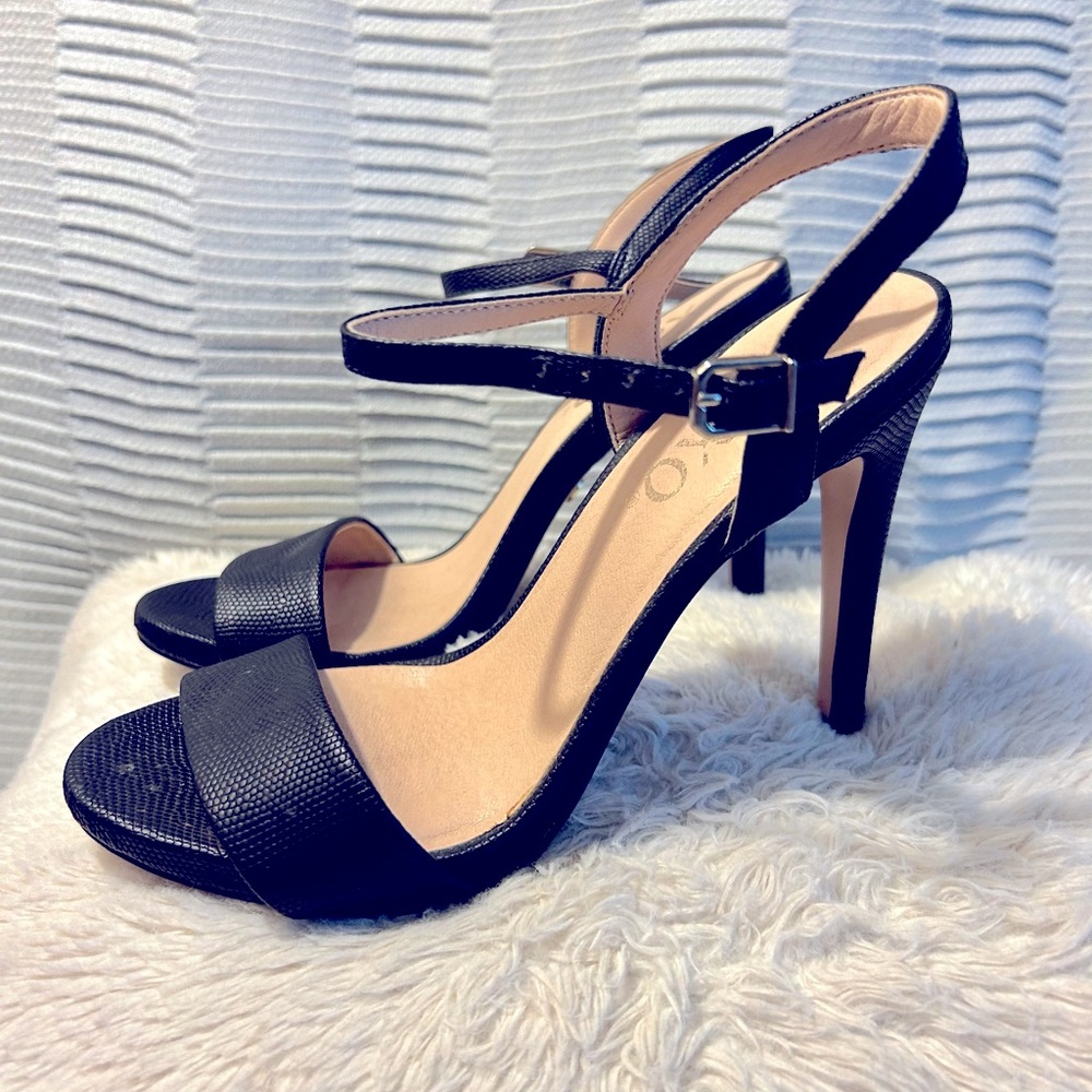 Black heel size 5